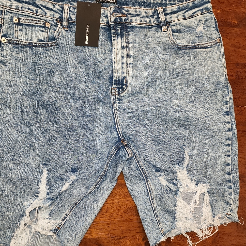 Acid wash distressed shorts
